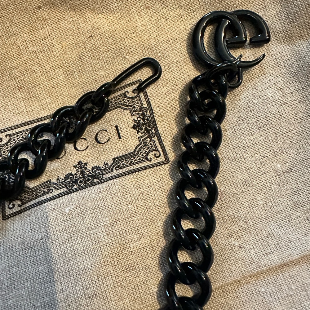 BRAND NEW GUCCI belt bag. Use as a clutch, short crossbody or shoulder bag - Picture 5 of 13